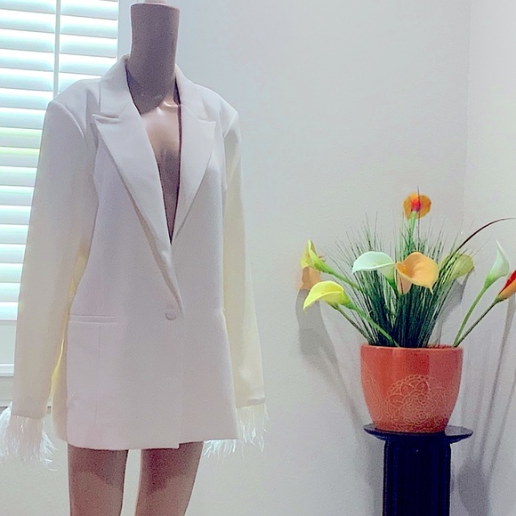 Feather Cuff Accents Gibson Latimer NWT Cream/white Evening Women’s Jack… - Picture 2 of 13